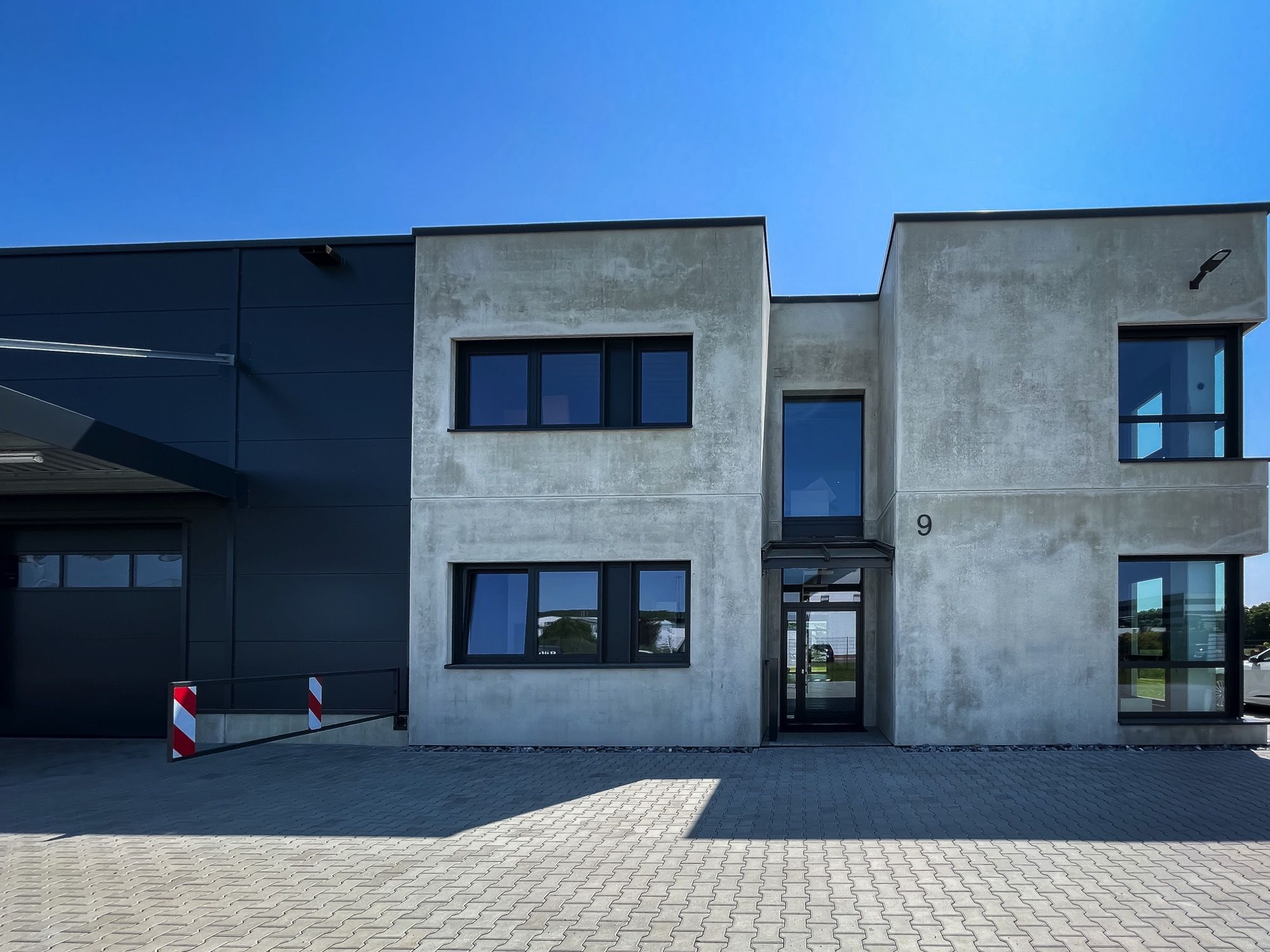 Neubau eines schlüsselfertigen Büros + Lagerfläche in Lahnau - Kläs Bauunternehmen